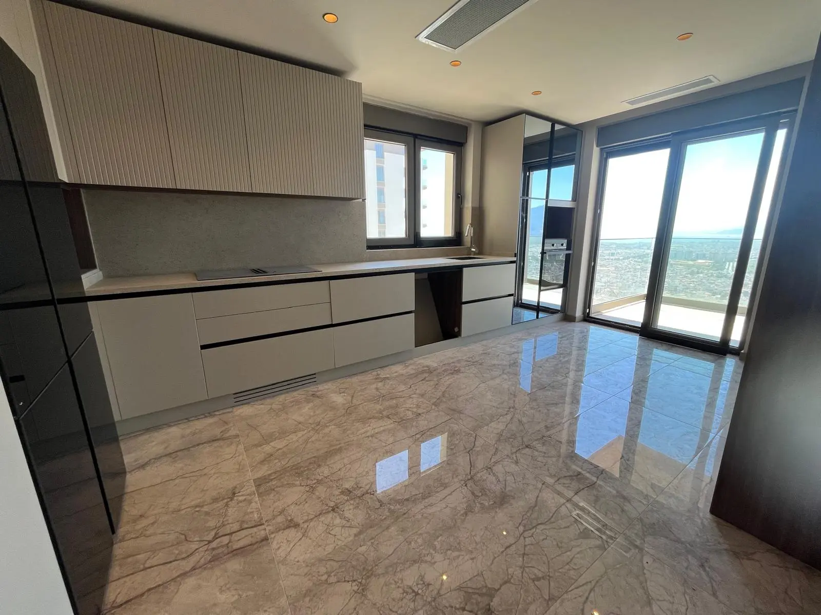 Fitted kitchen